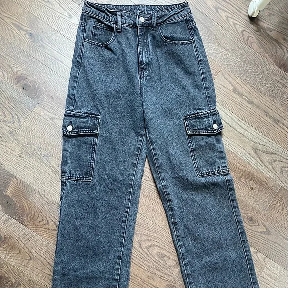 Cargo Style Jeans - Picture 4 of 6